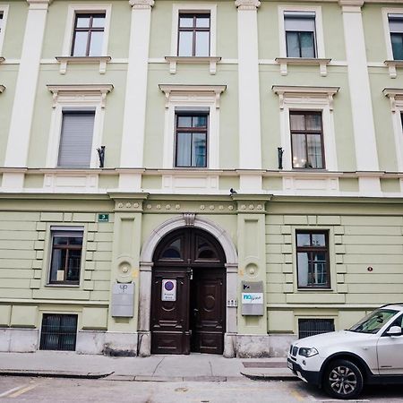 Apartment Center - Kersnikova ليوبليانا المظهر الخارجي الصورة
